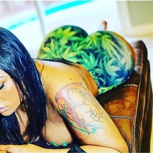 Weed Print Women’s Booty Shorts